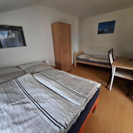 Möbliertes 1 Zimmerapartement für 3 Personen mit Bad und Küchenzeile Berlin Exterior foto